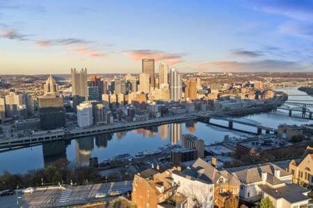 Charming Studio-Panoramic View-Your Pittsburgh Sanctuary 아파트 외부 사진