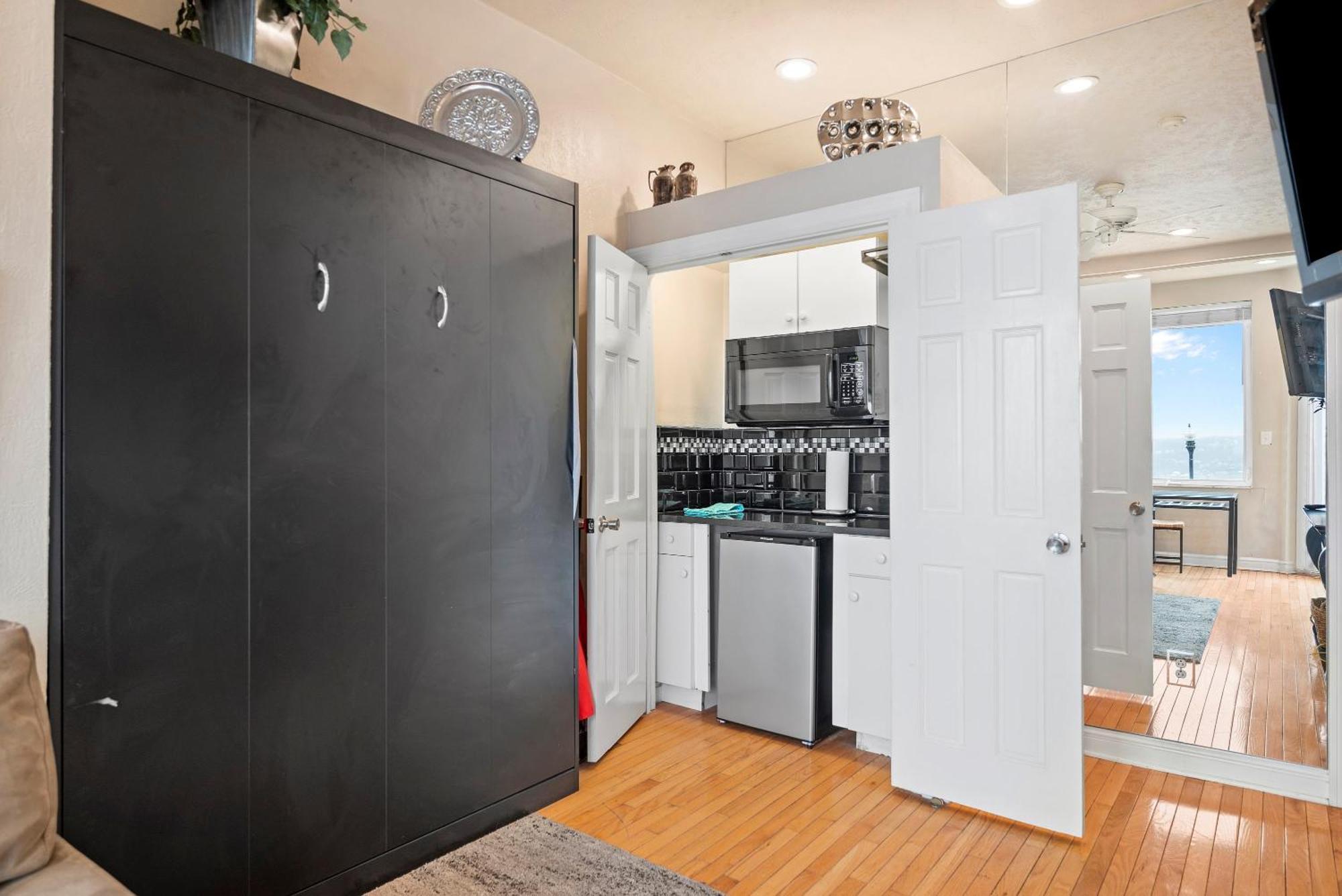 Charming Studio-Panoramic View-Your Pittsburgh Sanctuary 아파트 외부 사진