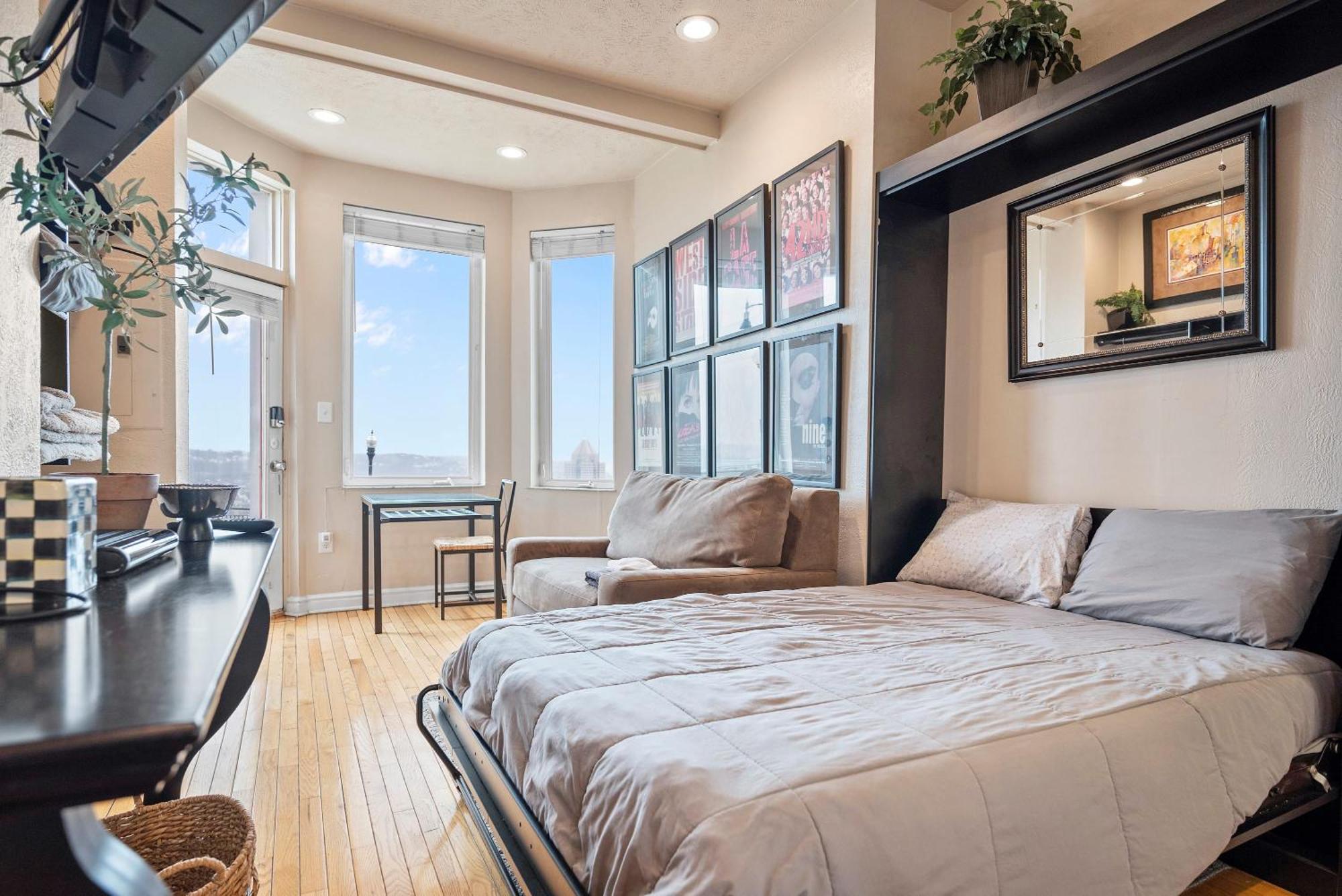 Charming Studio-Panoramic View-Your Pittsburgh Sanctuary 아파트 외부 사진