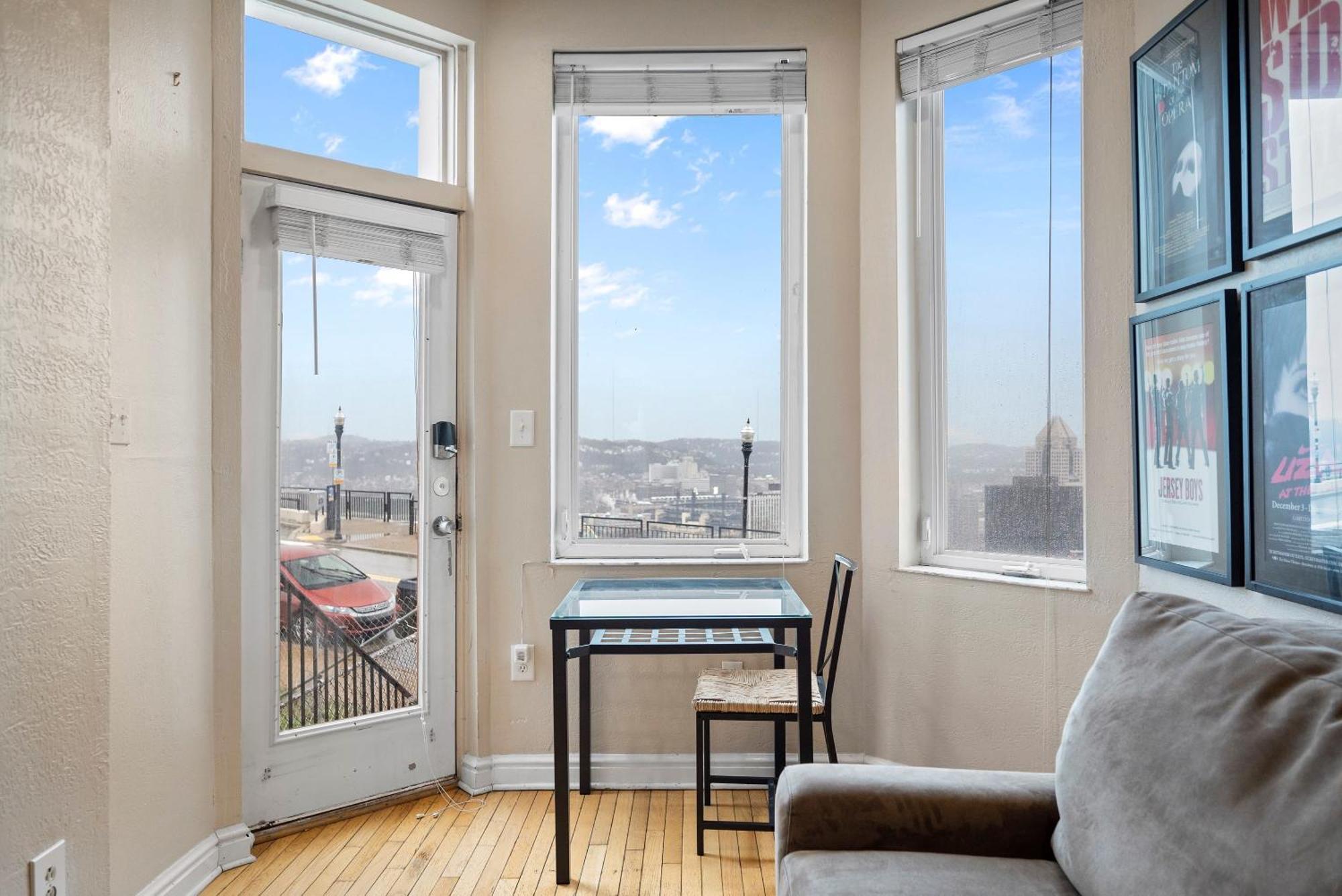 Charming Studio-Panoramic View-Your Pittsburgh Sanctuary 아파트 외부 사진