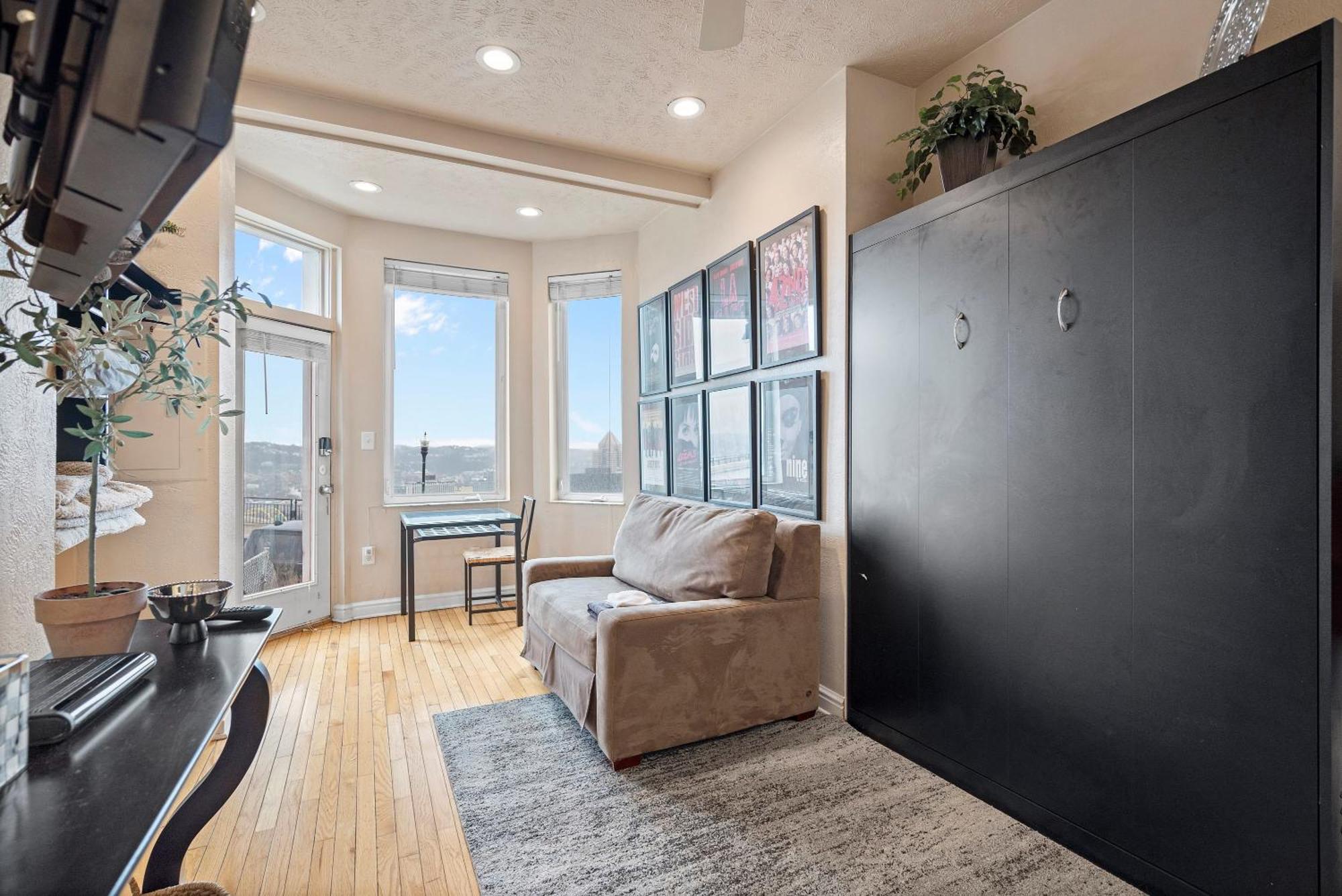 Charming Studio-Panoramic View-Your Pittsburgh Sanctuary 아파트 외부 사진